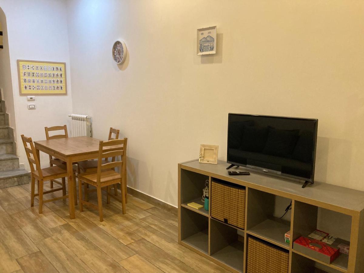 דירות נאפולי Casa Gaia A Due Passi Dal Duomo מראה חיצוני תמונה